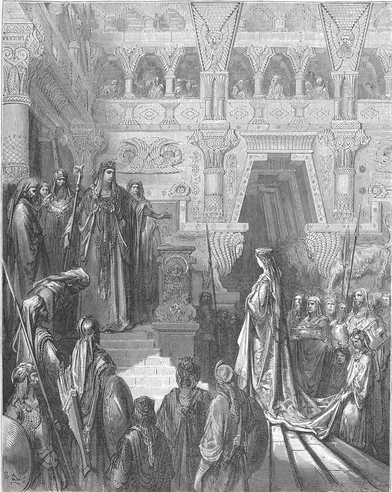 Gravura de Gustave Doré: num salão de colunas com capitéis esculpidos e galerias cheias de gente, um rei de coroa e manto longo, de pé nos degraus junto a um trono, estende o braço; à direita, uma mulher de coroa e vestido de cauda longa, que acompanhantes seguram, avança na direção dele; uma delas leva uma taça; em volta, guardas com lanças e cortesãos.